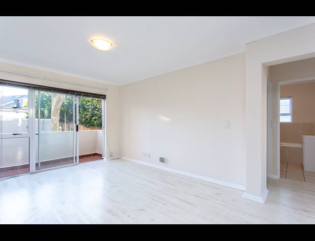 2 BEDROOM APARTMENT RENTED IN WYNBERG UPPER